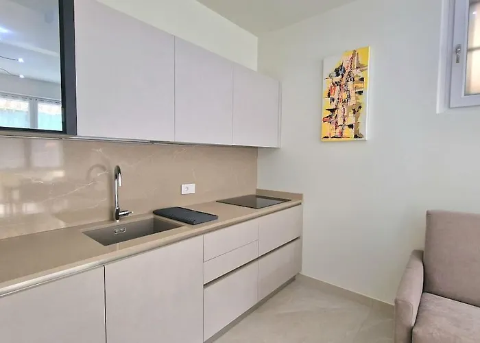 Soleil - Front Apartment